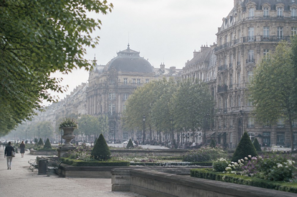 Monumental square with formal gardens and official buildings in the Neustadt